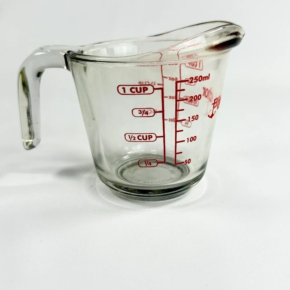 ANCHOR HOCKING Glass Measuring Cup 1 Cup 8 oz Red Lettering Clear With Handle